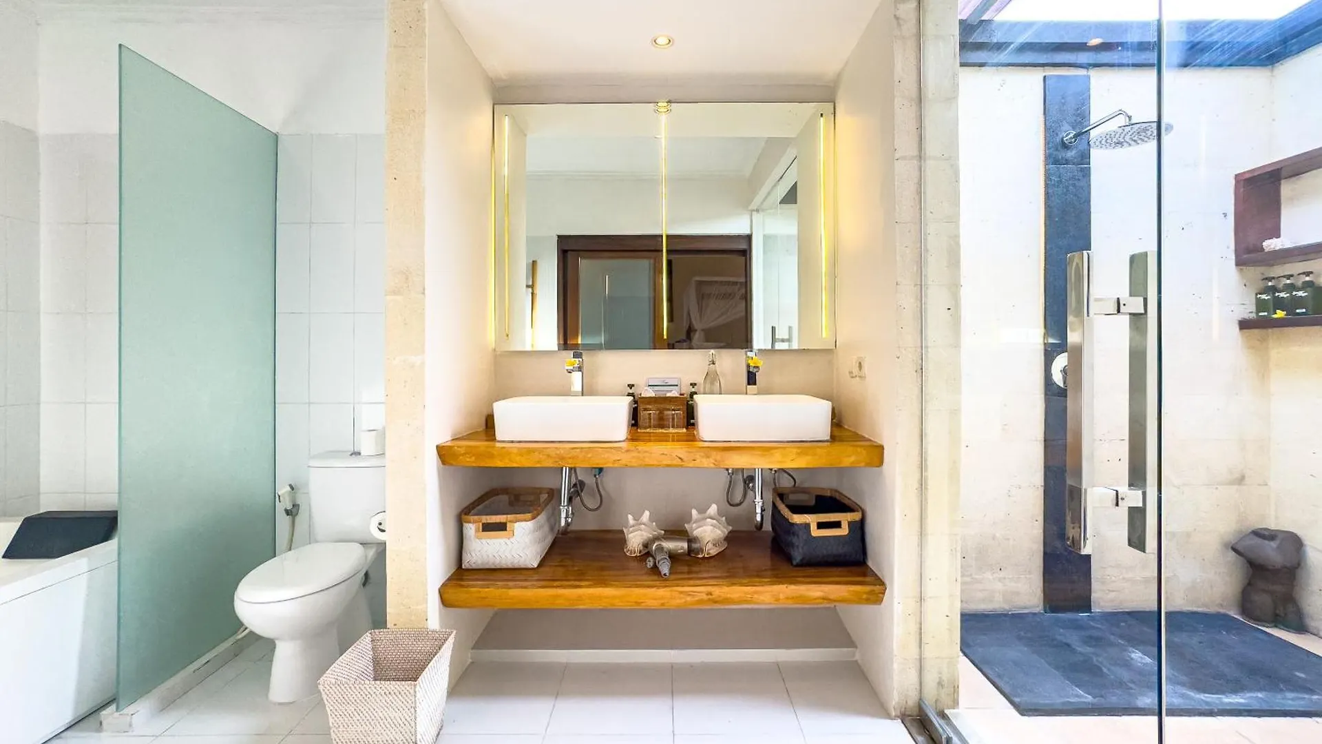Villa Bugis Kayu Aya Seminyak 印尼