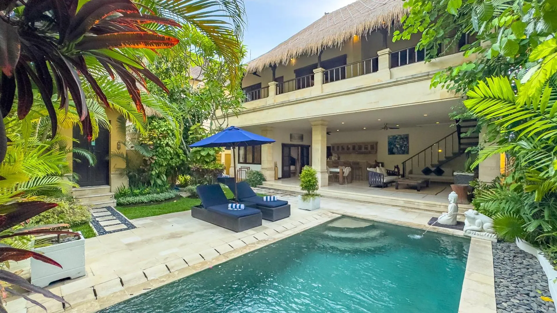 Villa Bugis Kayu Aya Seminyak