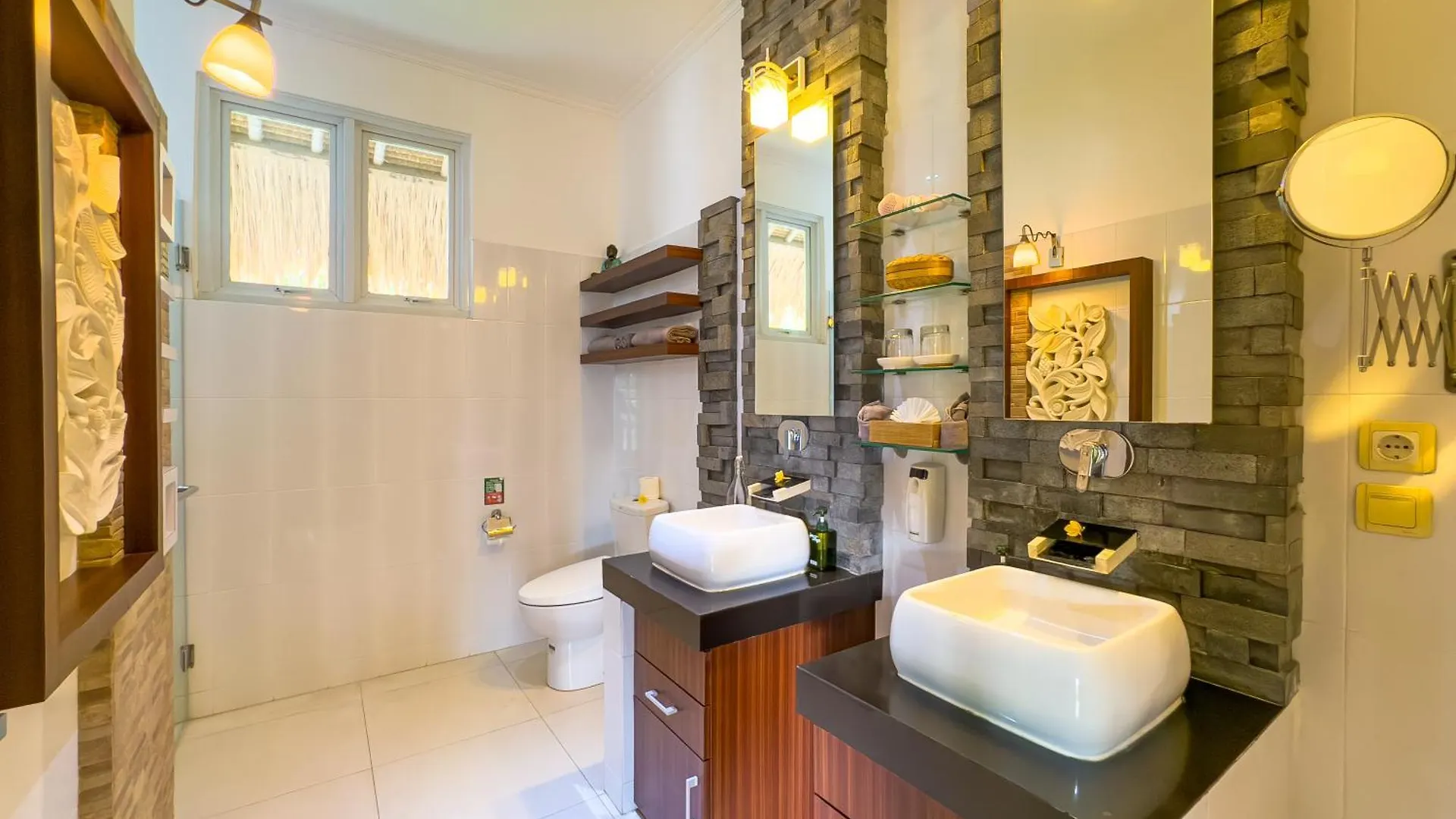 Villa Bugis Kayu Aya Seminyak