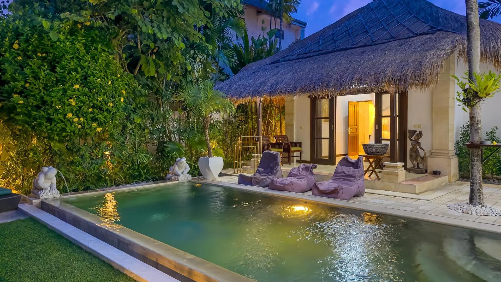 Villa Bugis Kayu Aya Seminyak 塞米亚克