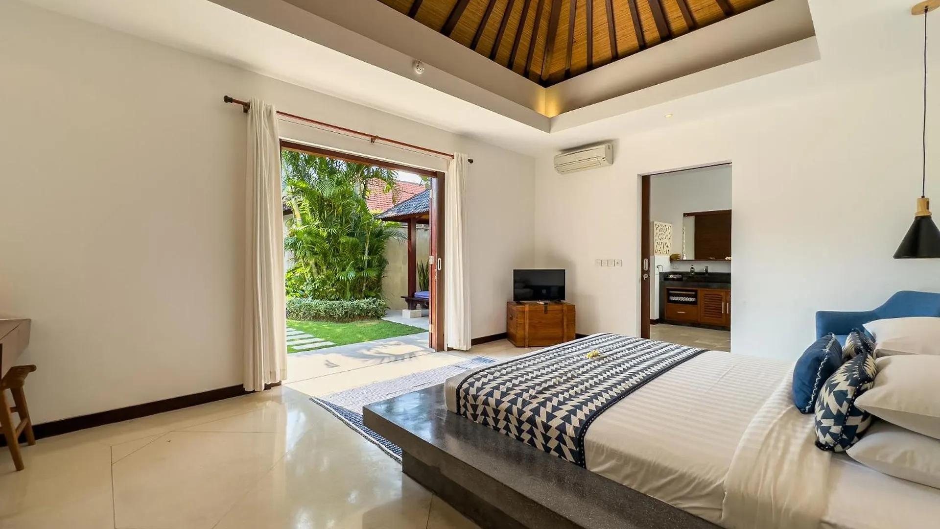 Villa Bugis Kayu Aya Seminyak 0*, 塞米亚克