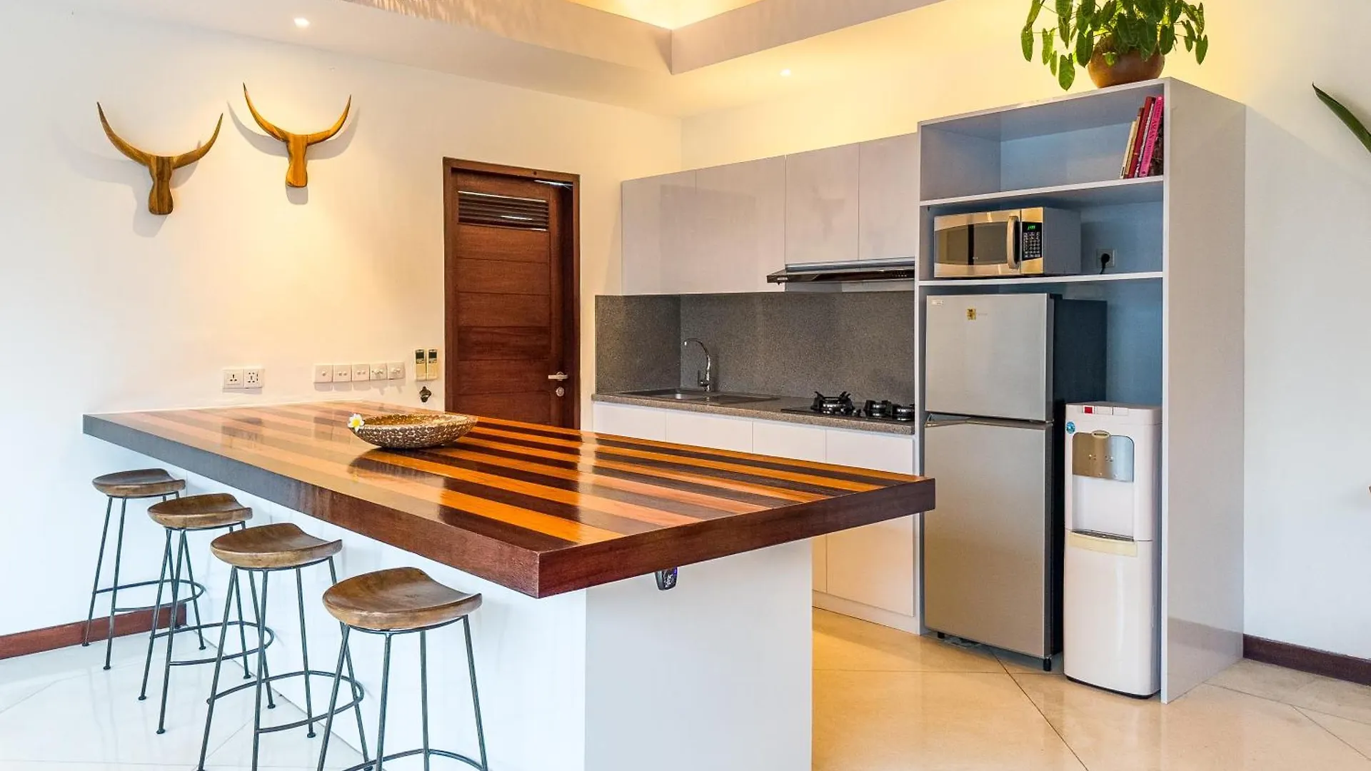 Villa Bugis Kayu Aya Seminyak 塞米亚克