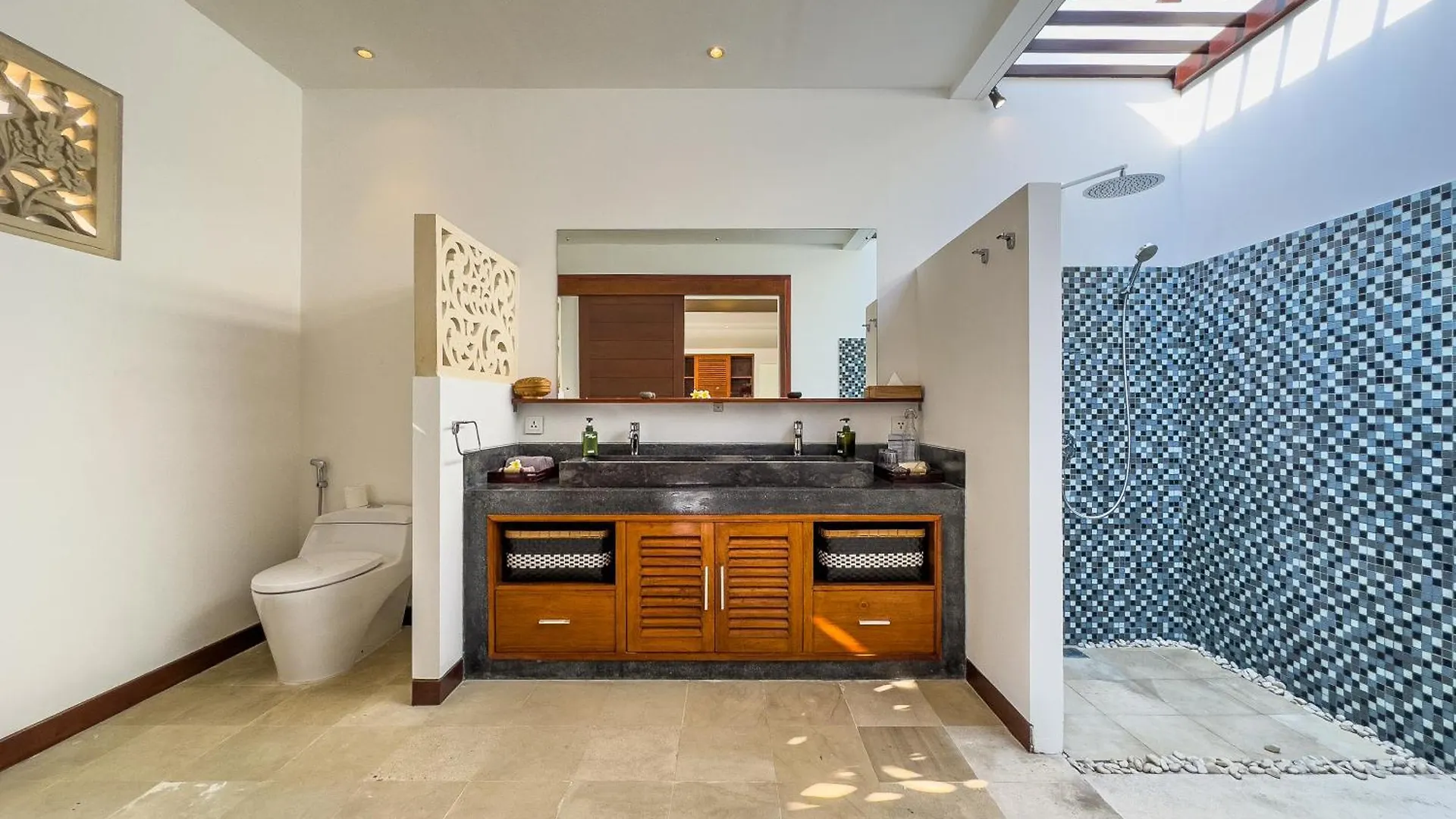 Villa Bugis Kayu Aya Seminyak 印尼