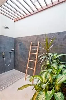 Villa Bugis Kayu Aya Seminyak 塞米亚克