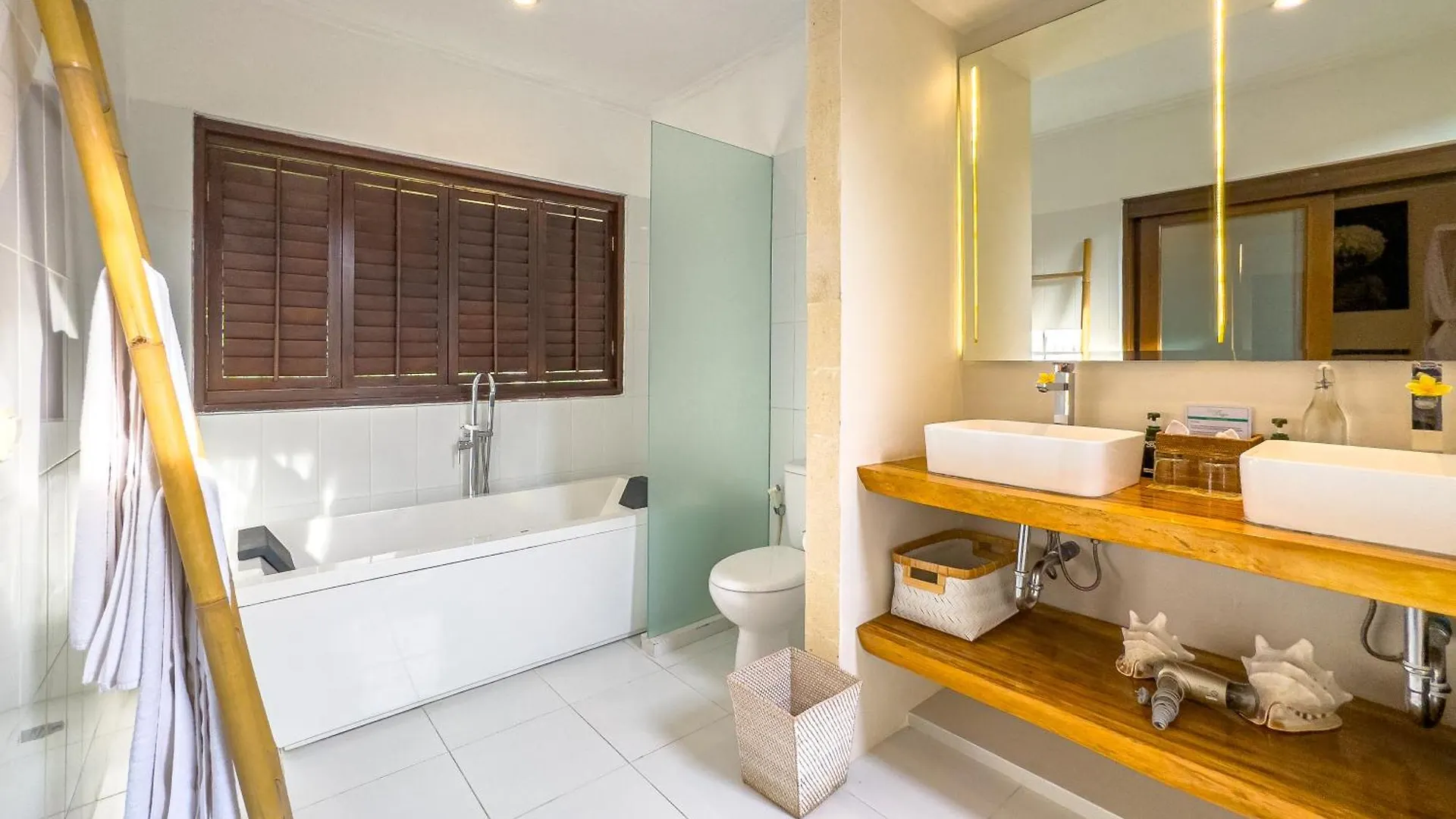 Villa Bugis Kayu Aya Seminyak Indonésie